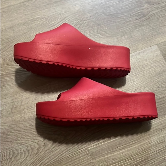 Red Women's Slide Sandals - Picture 1 of 3